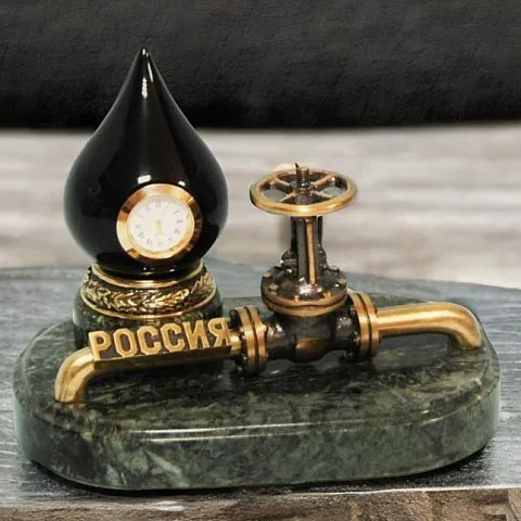 Винтажные настольные часы «Российская нефтяная промышленность» из бронзы и змеевика — красивый подарок