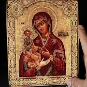 Икона Божией матери "Троеручица" — необычный подарок — фотография 1