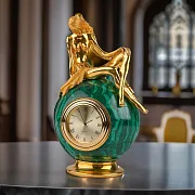 Часы «Купальщица» из малахита с бронзовой статуэткой — оригинальный подарок — фотография 1