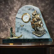 Подарочные настольные часы «Адмиралтейские» из бронзы, змеевика и мрамора — фотография 1
