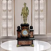 На память: Интерьерные часы «Пётр I» из яшмы и долерита — фотография 1