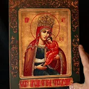 Икона Богоматери "Избавительница от бед страждущих — оригинальный подарок — фотография 2