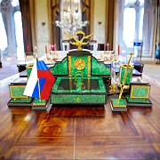 В подарок: Письменный набор из малахита "Орел". Златоуст — фотография 1