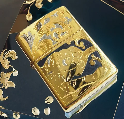 Сувенирная зажигалка Zippo "Хищник" — необычный подарок