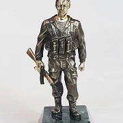 Статуэтка «Воин-интернационалист» из бронзы — оригинальный подарок — фотография 2