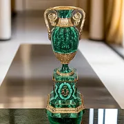 На память: Ваза «Византия» из малахита — фотография 1
