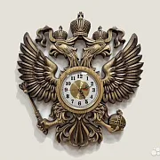 Резные часы с гербом РФ из ясеня в подарок — фотография 1
