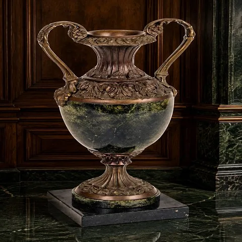 Подарочная ваза из змеевика с бронзовыми деталями