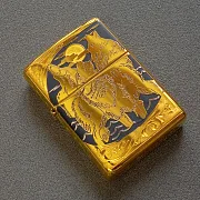 На память: Зажигалка Zippo оригинал "Волки" — фотография 3