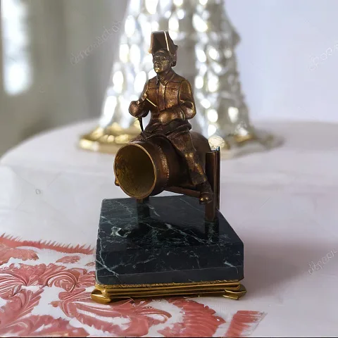 На память: Бронзовая композиция «Сварщик» на змеевике